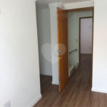 Casa à venda com 3 quartos, sendo 1 suíte, no condomínio Parque Vitória, São Paulo - SP