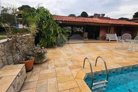 Casa Térrea à venda com 4 quartos, sendo 1 suíte, em Jardim Centenário, Atibaia, SP