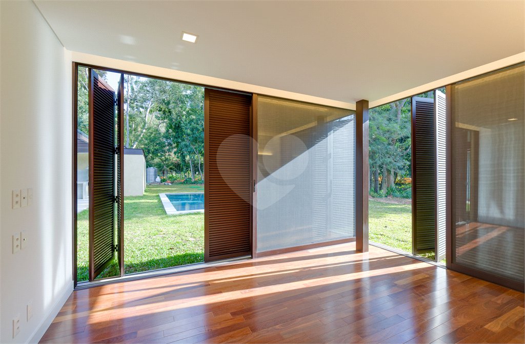 Casa à venda com 5 suítes no condomínio Chácara Flora, São Paulo - SP