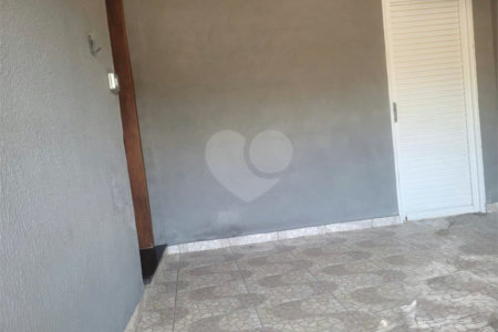 Casa à venda com 3 quartos, sendo 1 suíte, em Jardim Itanguá, Sorocaba, SP