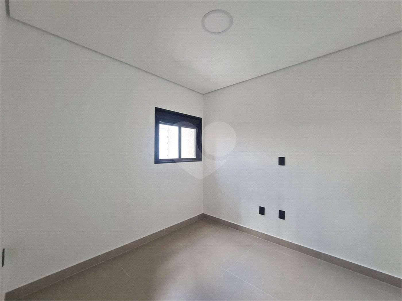 Apartamento à venda com 3 quartos, sendo 1 suíte,  em Jardim Refúgio, Sorocaba, SP