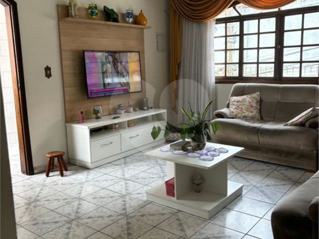 Sobrado à venda com 4 quartos em Tremembé, São Paulo, SP