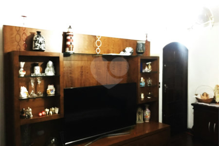 Sobrado à venda com 4 quartos, sendo 1 suíte,  em Vila Gomes, São Paulo, SP