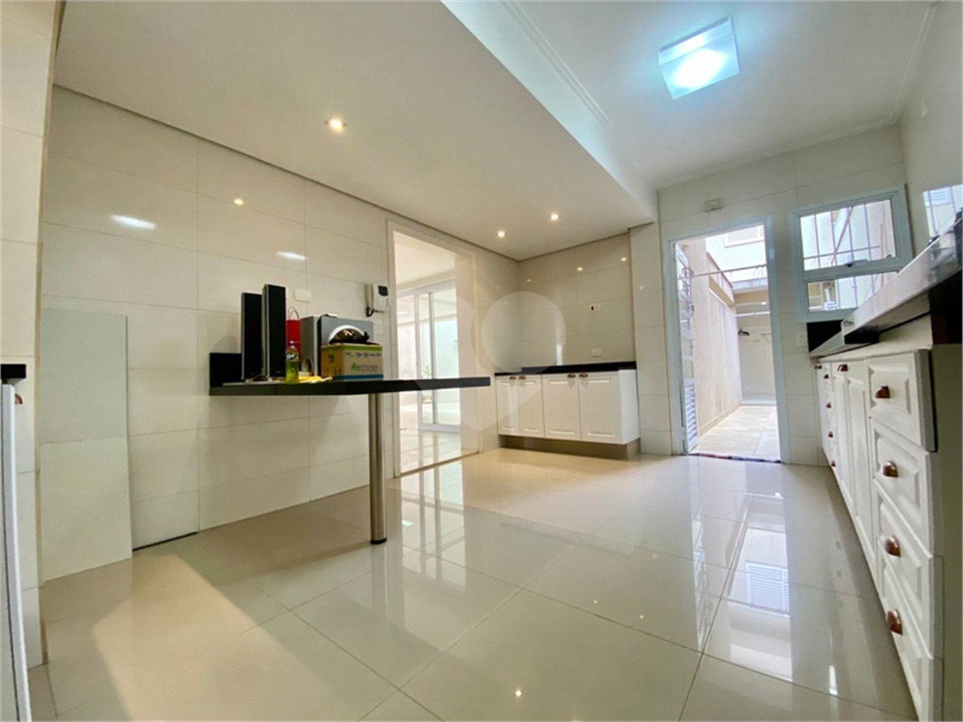 Sobrado à venda com 4 quartos, sendo 3 suítes, em Vila Ester (zona Norte), São Paulo, SP