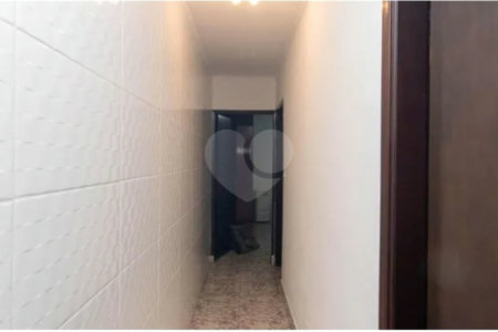 Casa Térrea à venda com 4 quartos, sendo 1 suíte,  em Vila Mazzei, São Paulo, SP