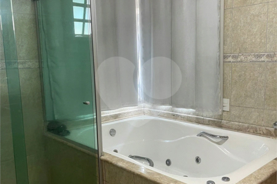 Casa à venda ou para alugar com 4 suítes em Freguesia do Ó, São Paulo, SP