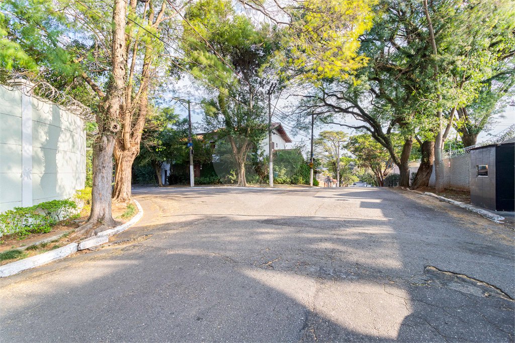 Sobrado à venda com 3 quartos, sendo 1 suíte,  em Jardim Prudência, São Paulo, SP