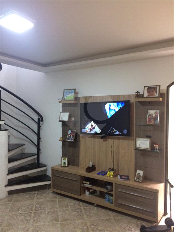 Casa à venda com 3 quartos, sendo 1 suíte, em Jardim Adriana, Guarulhos, SP