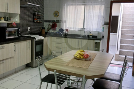 Sobrado à venda com 3 quartos, sendo 1 suíte, em Jardim Humaitá, São Paulo, SP