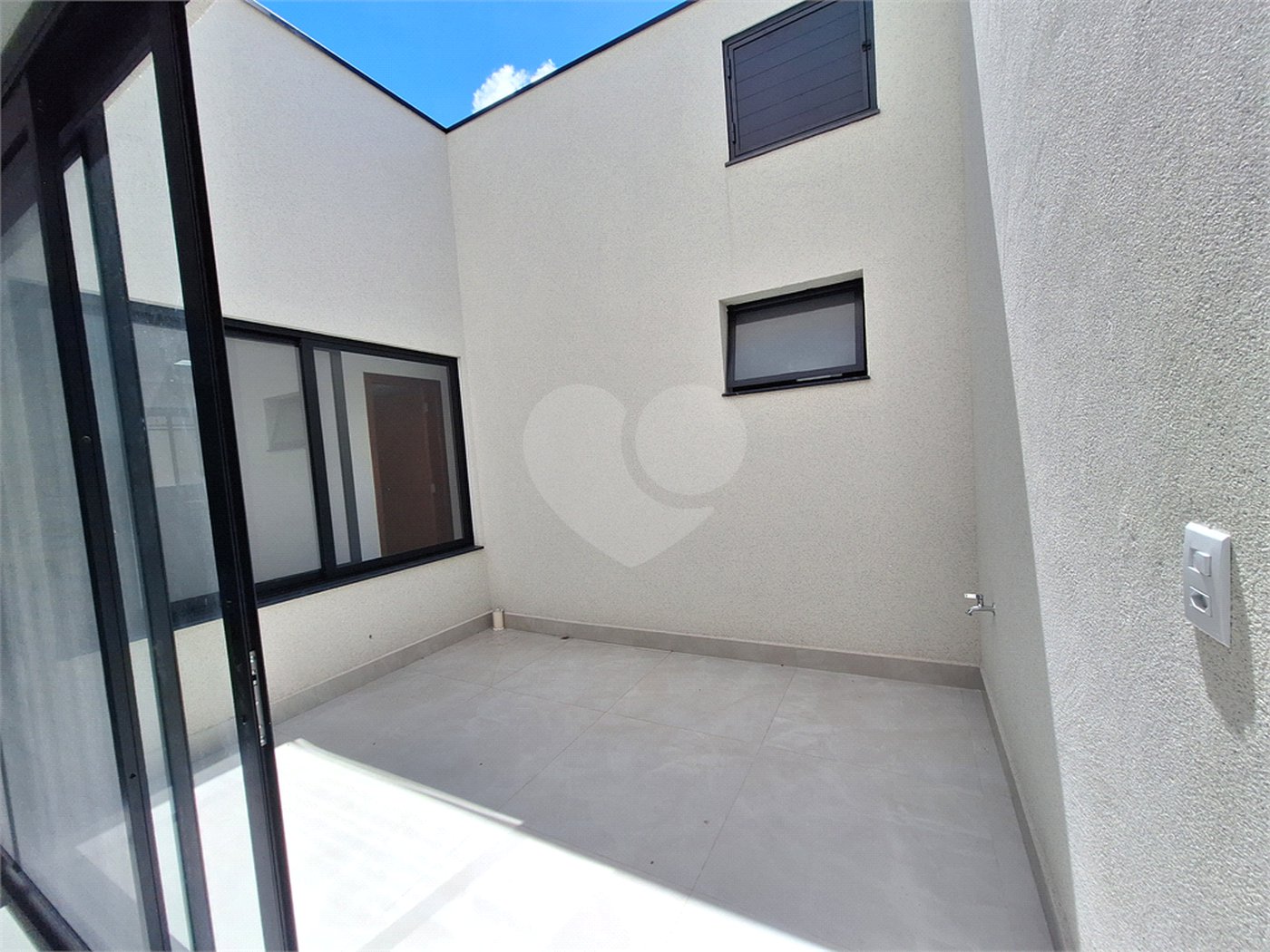 Casa à venda com 3 quartos, sendo 1 suíte,  em João Xxiii, Vinhedo, SP