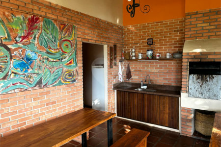 Casa à venda com 4 quartos, sendo 2 suítes, em Vila Aparecida, Itapetininga, SP