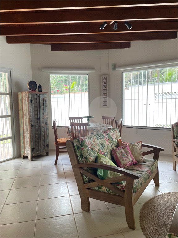 Casa à venda com 3 quartos, sendo 2 suítes,  em Maresias, São Sebastião, SP
