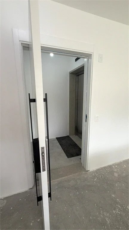 Apartamento à venda com 4 suítes em Vila Cordeiro, São Paulo, SP