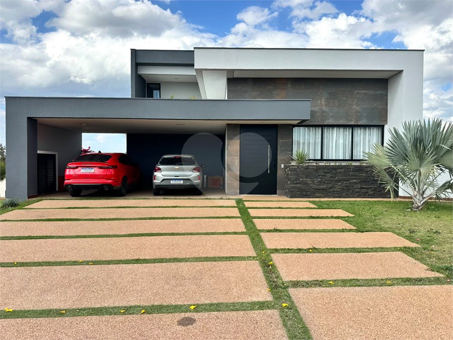 Casa à venda com 3 suítes no condomínio Villas do Golfe, Itu - SP