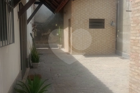 Casa à venda com 3 quartos, sendo 1 suíte, no condomínio Acmti - Colinas do Mosteiro, Terras de Itaici e Recanto dos Pássaros, Indaiatuba - SP