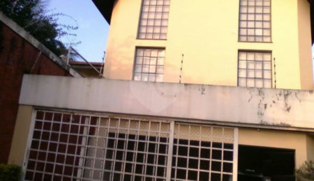 Sobrado à venda com 4 quartos, sendo 2 suítes,  em Jardim Virginia Bianca, São Paulo, SP