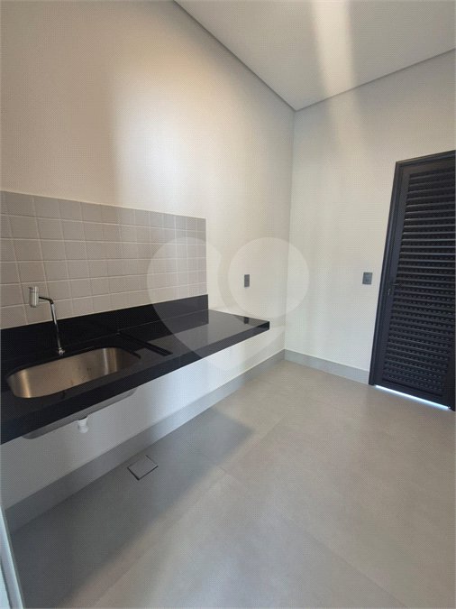 Casa à venda com 3 suítes no condomínio London Park, Indaiatuba - SP