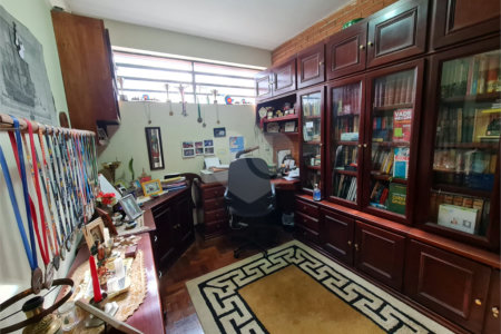 Casa à venda com 3 quartos, sendo 1 suíte, em Interlagos, São Paulo, SP