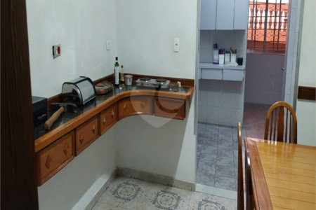 Casa com dois pavimentos na Barra Funda: