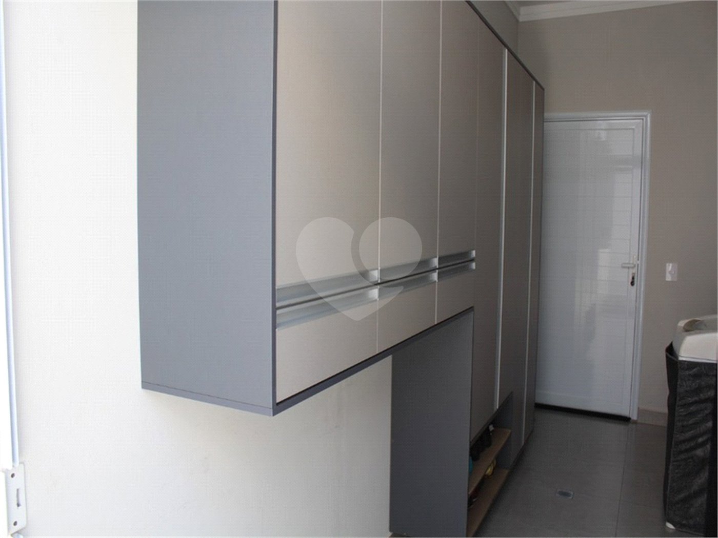 Casa à venda com 3 quartos, sendo 2 suítes, no condomínio Residencial Mantova, Indaiatuba - SP