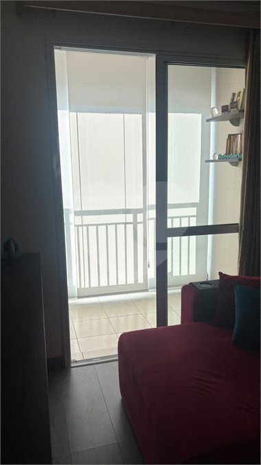 Apartamento à venda com 3 quartos, sendo 1 suíte, em Conjunto Residencial Irai, Suzano, SP