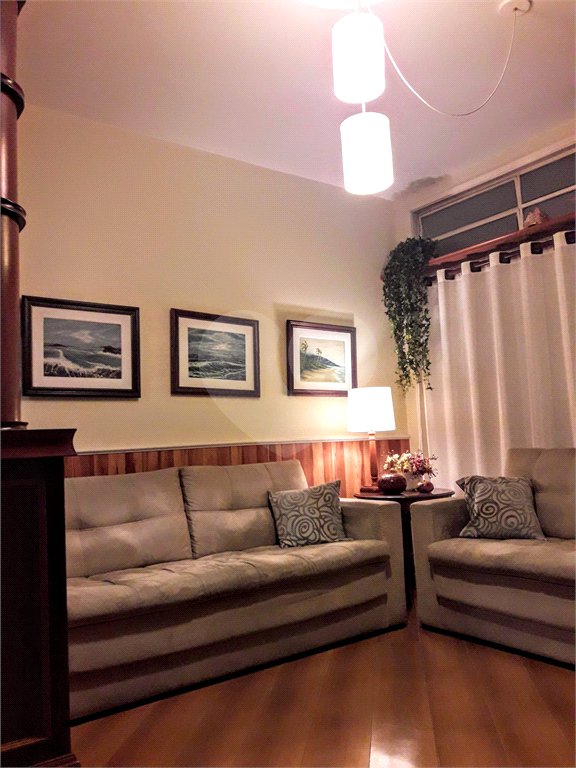 Casa à venda com 3 quartos, sendo 1 suíte,  em Jardim Aeroporto, São Paulo, SP