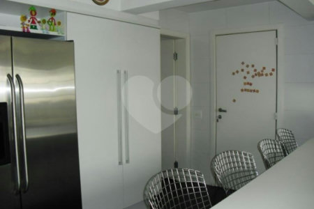 Cobertura à venda com 4 quartos, sendo 3 suítes, em Campo Belo, São Paulo, SP