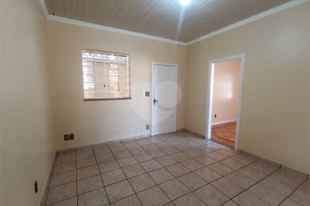Casa à venda com 3 quartos, sendo 2 suítes,  no Centro, Itapetininga, SP