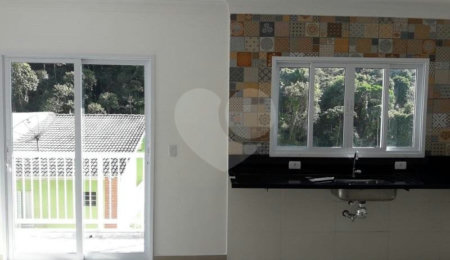 Sobrado à venda com 3 quartos, sendo 1 suíte, em Villa Verde, Franco da Rocha, SP