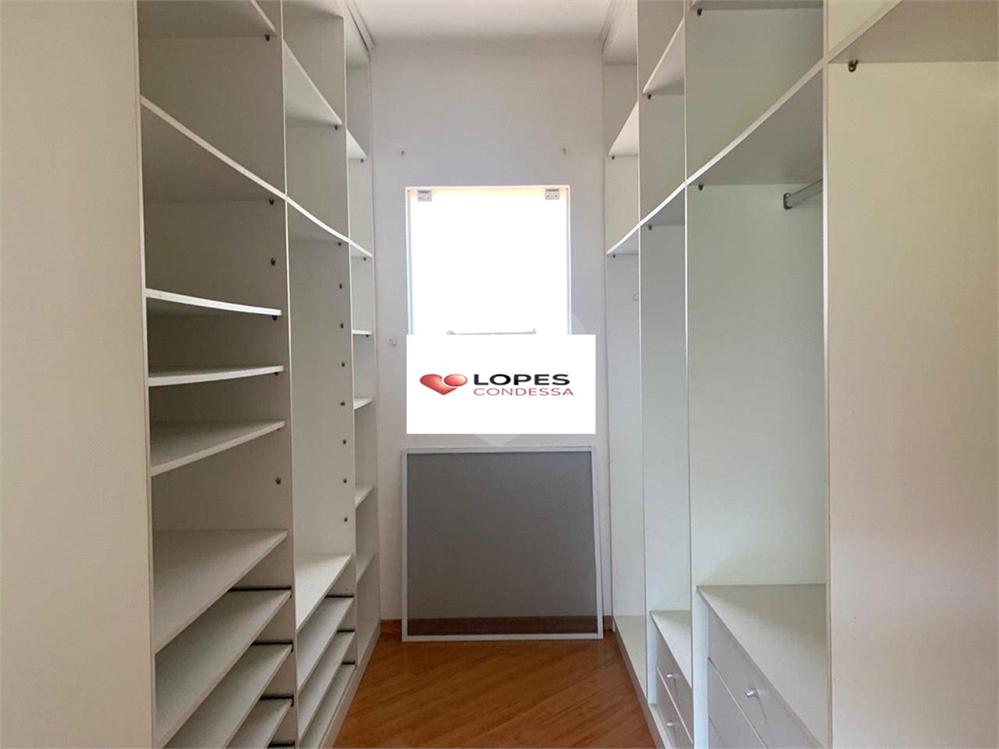 Casa à venda com 3 suítes no condomínio Alpes da Cantareira, Mairiporã - SP