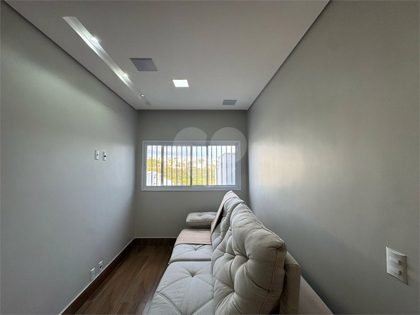 Casa à venda com 4 quartos, sendo 1 suíte,  no condomínio Condomíno Helena Maria, Sorocaba - SP