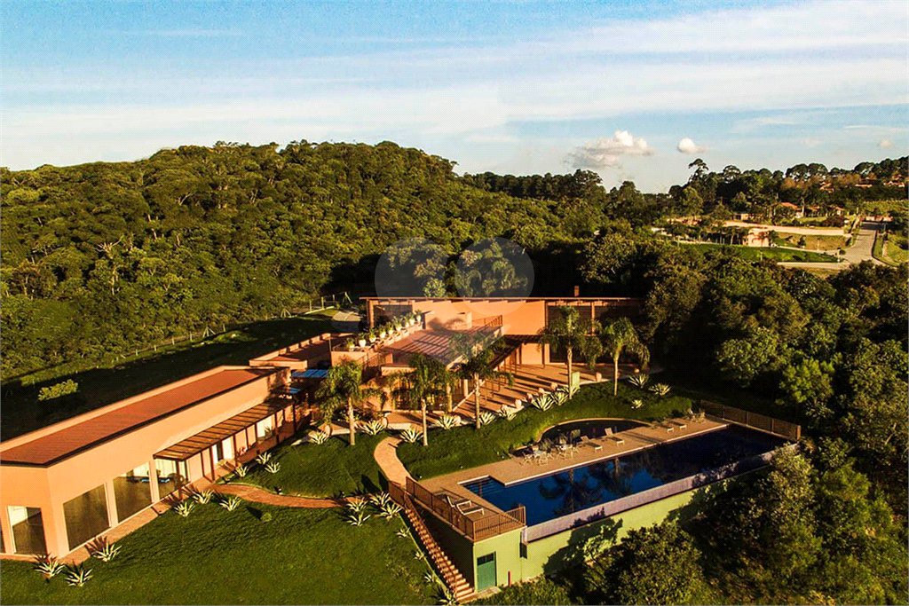 Casa à venda com 5 quartos, sendo 4 suítes, em Vila Darcy Penteado (mailasqui), São Roque, SP