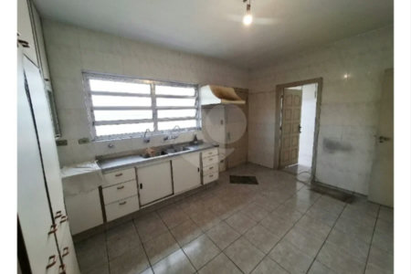 Sobrado à venda com 4 quartos, sendo 1 suíte, em Jardim Bonfiglioli, São Paulo, SP