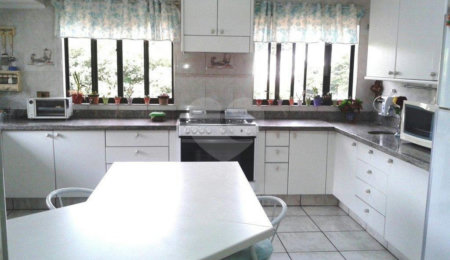 Casa Térrea à venda ou para alugar com 4 suítes em Jardim Floresta, São Paulo, SP