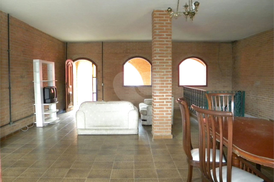 Chácara à venda com 7 quartos, sendo 1 suíte, em Capoavinha, Mairiporã, SP
