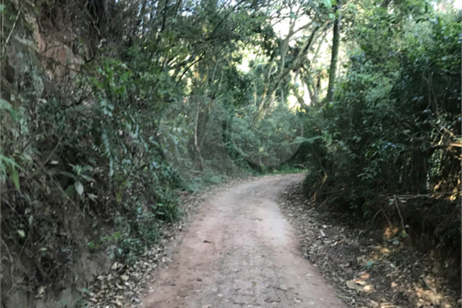 Sobrado à venda com 3 suítes em Barreiro, Mairiporã, SP