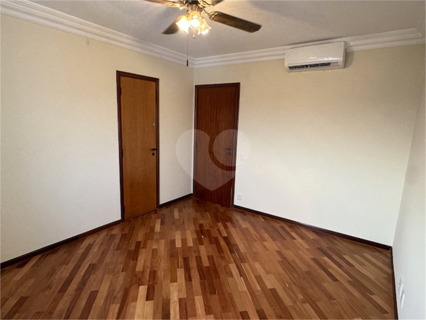 Cobertura à venda ou para alugar com 5 quartos, sendo 4 suítes, em Santo Amaro, São Paulo, SP