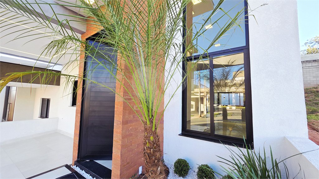 Casa à venda com 3 quartos, sendo 1 suíte, no condomínio Horto Florestal Villagio, Sorocaba - SP