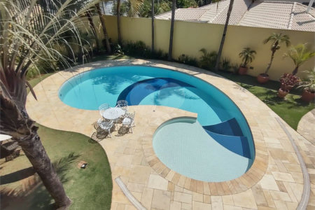 Casa à venda com 5 quartos, sendo 4 suítes, no condomínio Rancho Dirce, Sorocaba - SP