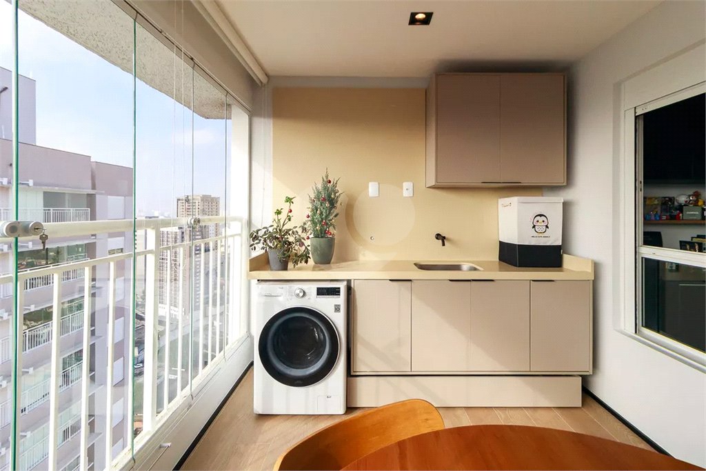 Apartamento à venda com 3 quartos, sendo 1 suíte,  em Santo Amaro, São Paulo, SP
