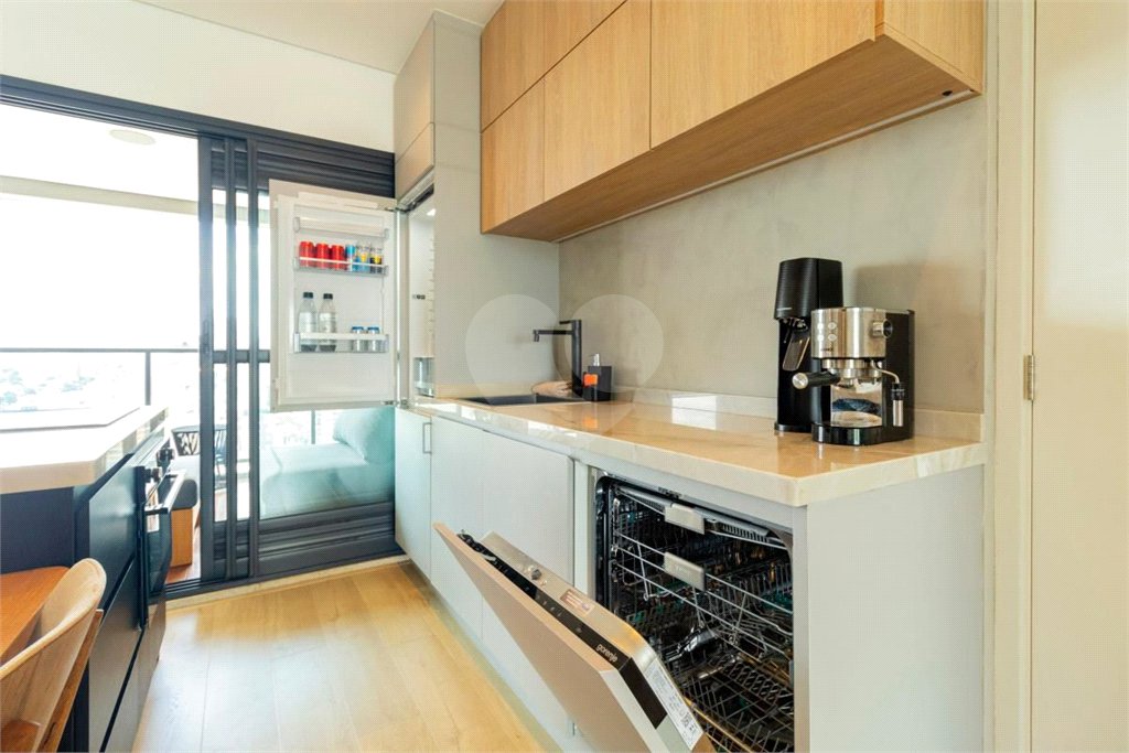 Apartamento à venda com 3 quartos, sendo 2 suítes, em Pinheiros, São Paulo, SP
