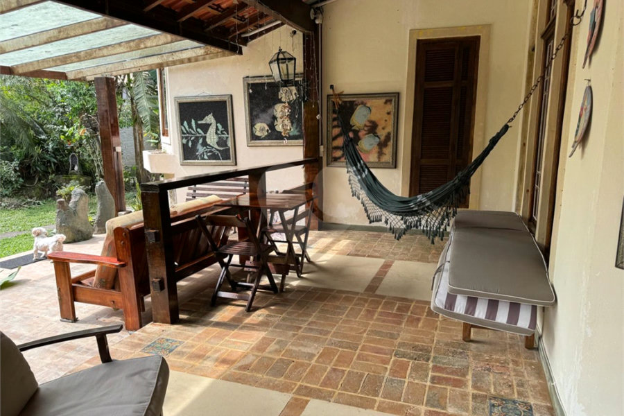 Casa à venda com 6 suítes em Massaguaçu, Caraguatatuba, SP