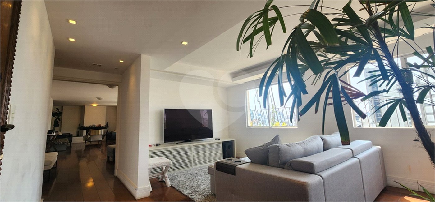 Apartamento à venda ou para alugar com 4 quartos, sendo 1 suíte, em Vila Nova Conceição, São Paulo, SP