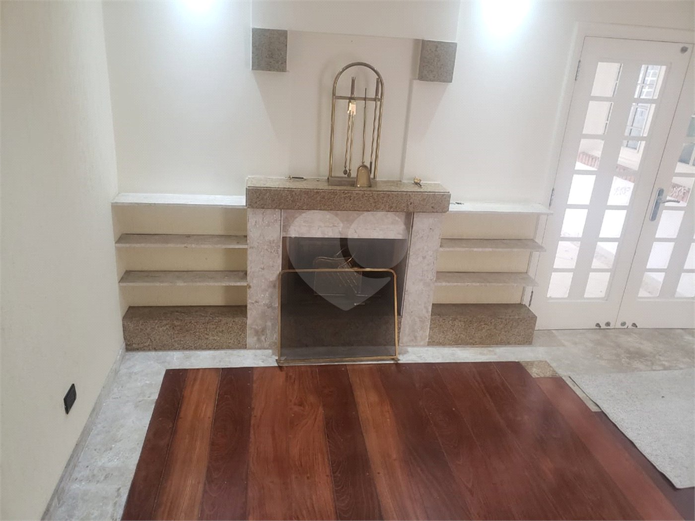 Sobrado à venda com 4 quartos, sendo 2 suítes,  em Tremembé, São Paulo, SP