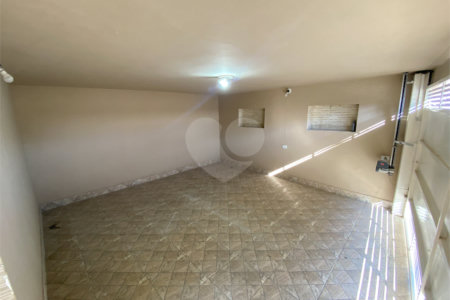 Sobrado à venda com 3 quartos, sendo 1 suíte, em Monte Castelo, São José dos Campos, SP
