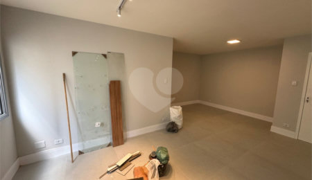 Apartamento à venda com 3 quartos, sendo 1 suíte,  em Consolação, São Paulo, SP