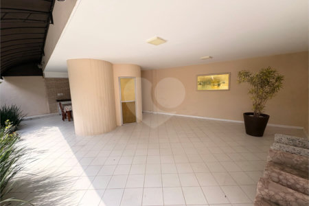 Sobrado à venda com 4 quartos, sendo 3 suítes,  em Jardim São Bento, São Paulo, SP