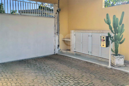 Casa à venda com 4 quartos, sendo 2 suítes, no condomínio Lake Louise, São Paulo - SP