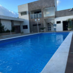 Casa à venda com 8 quartos, sendo 2 suítes, em Flórida, Praia Grande, SP