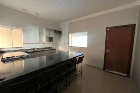 Casa à venda com 3 quartos, sendo 1 suíte, em Ipê, Três Lagoas, MS